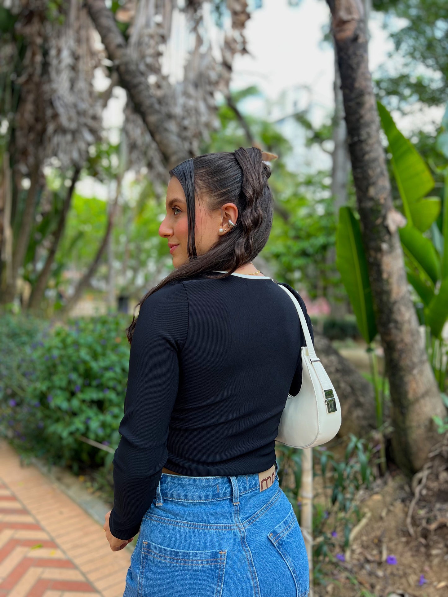 Blusa Atena Negra