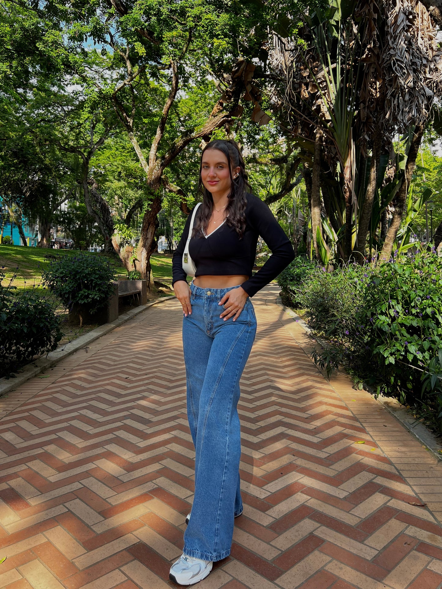 Blusa Atena Negra