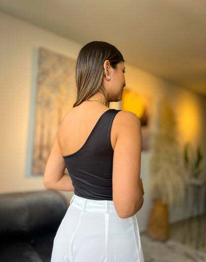 Básica Medio Beso Negra